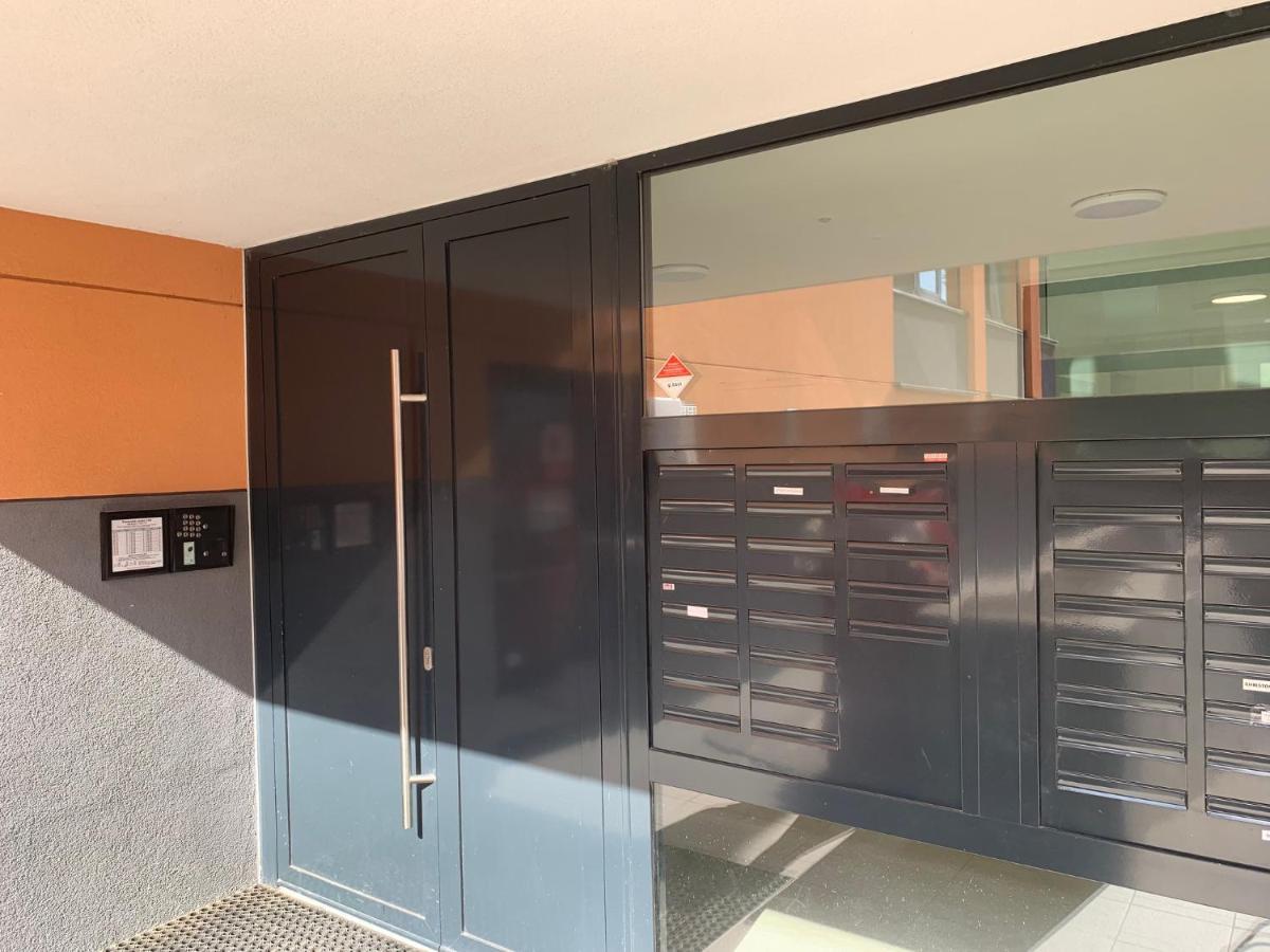 Air-Conditioned, 2 Room Apartment With Terrace ブラチスラヴァ エクステリア 写真